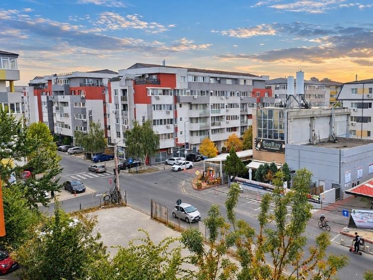 Apartament cu 2 camere decomandat, mobilat în Central
