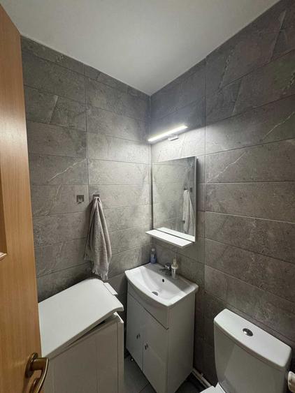 Apartament cu 3 camere decomandat în Exterior Vest