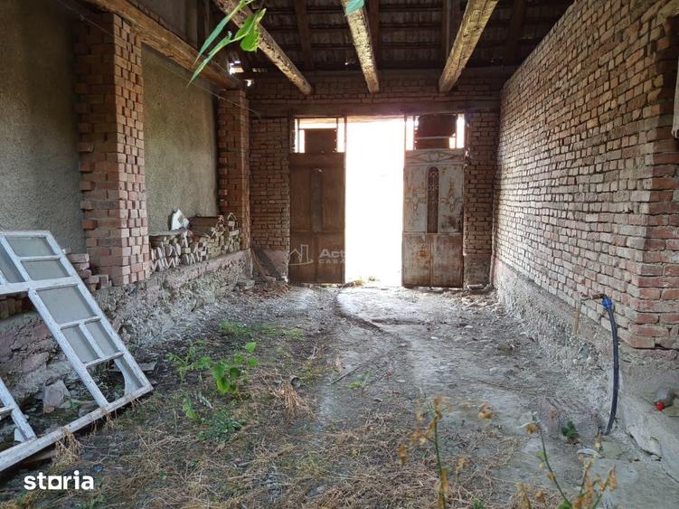 Casă cu 6 camere cu Teren 1129 Mp în Berliște