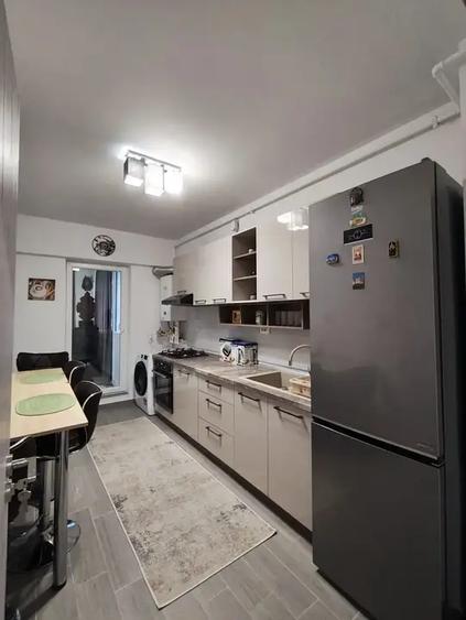 Apartament cu 2 camere decomandat în Titan