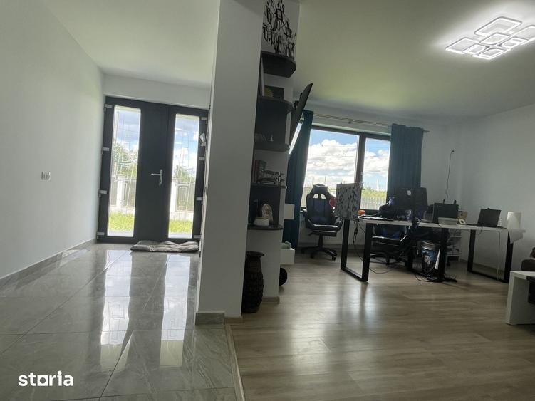 Casă cu 4 camere cu Teren 500 Mp în Central