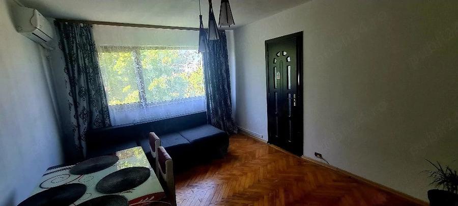 Apartament cu 2 camere nedecomandat în Km 4