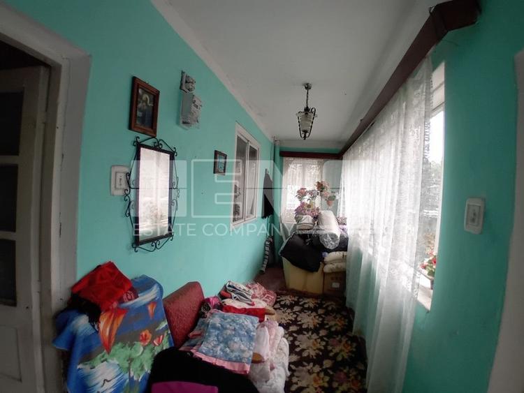 Casă individuală cu 6 camere cu Canalizare în Central