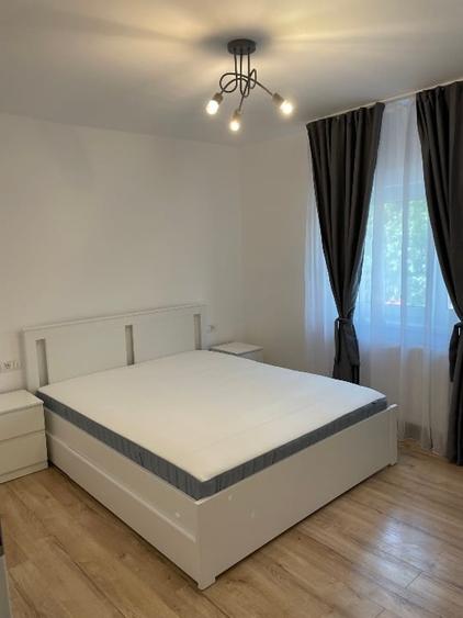 Apartament cu 2 camere decomandat, mobilat în Decebal