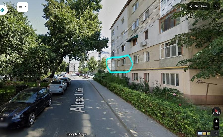 Apartament cu 3 camere decomandat în Sud