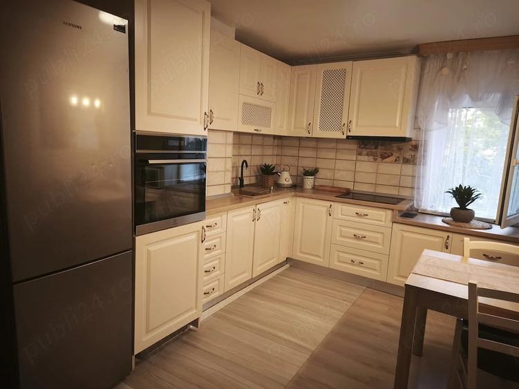 Apartament cu 3 camere semidecomandat în Gării