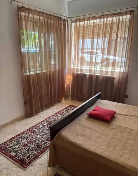 Casă cu 4 camere cu Teren 120 Mp în Trocadero