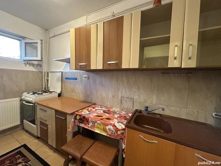 Garsonieră decomandată în Malu Roșu