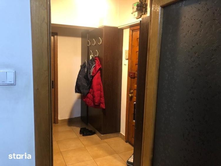 Apartament cu 2 camere decomandat în Calea București