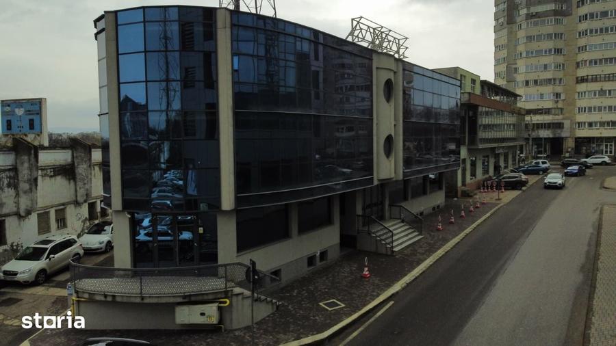 Spațiu comercial, de 1,100 mp, în Central