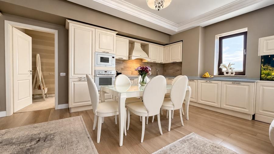 Apartament cu 3 camere decomandat, mobilat în Vitan Mall