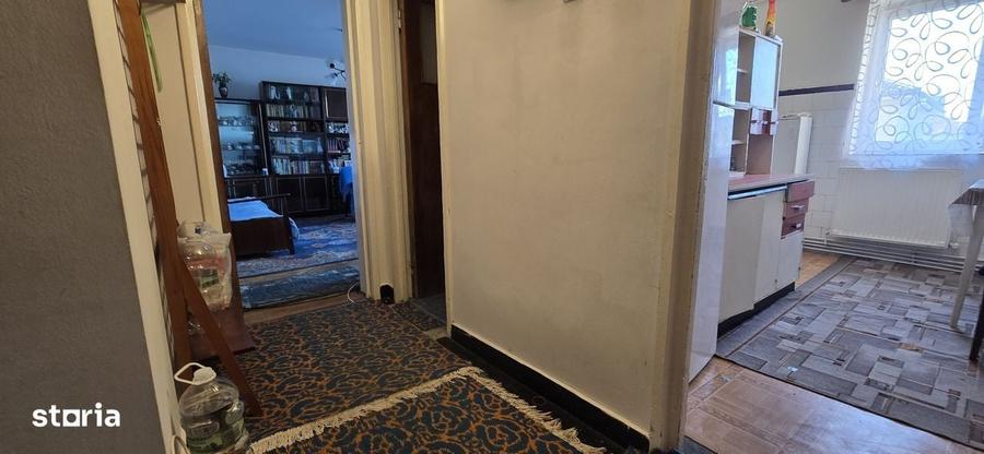 Apartament cu 3 camere decomandat în Micro 5