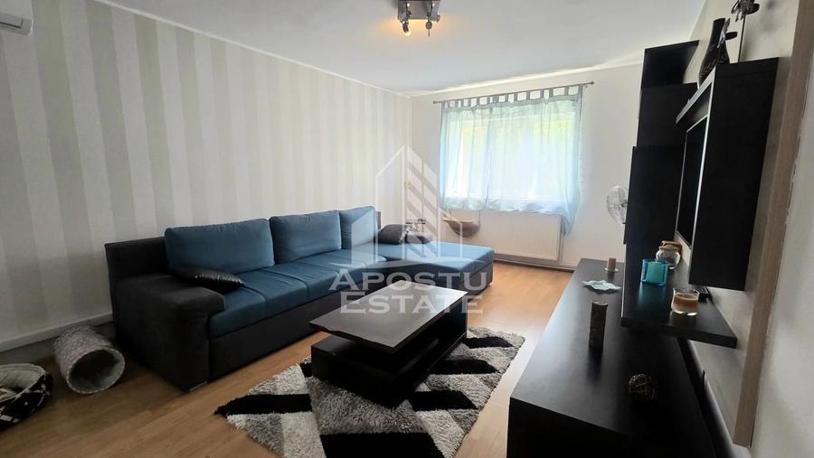 Apartament de vanzare cu 3 camere, decomandat,centrala proprie,Lipovei - 2
