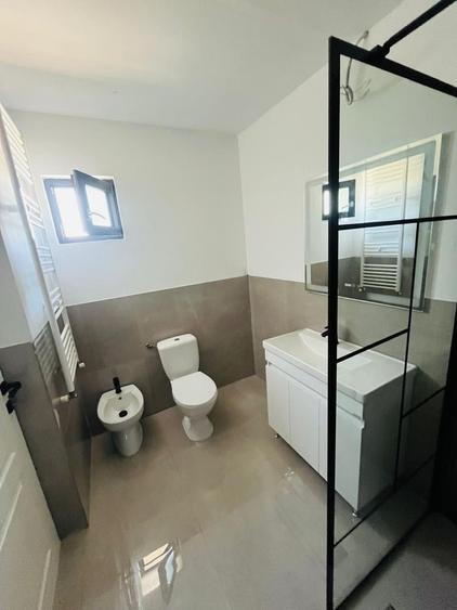 Casă cu 4 camere în Șimnicu de Sus