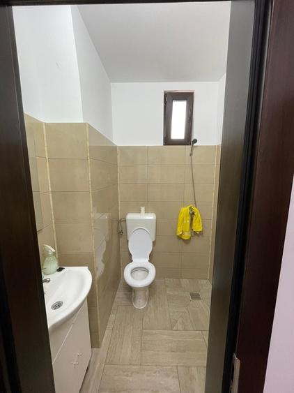 Apartament cu 2 camere semidecomandat în Cihei