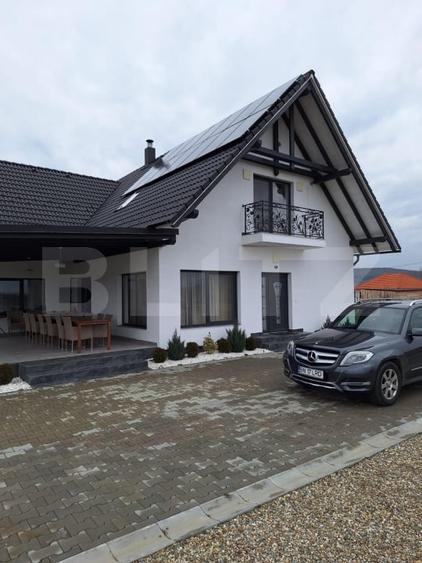 Casă individuală cu 6 camere cu Piscina în Exterior Est