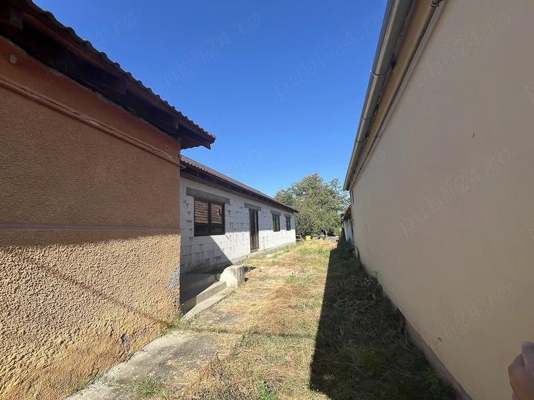 Casă cu 3 camere cu Teren 744 Mp în Central