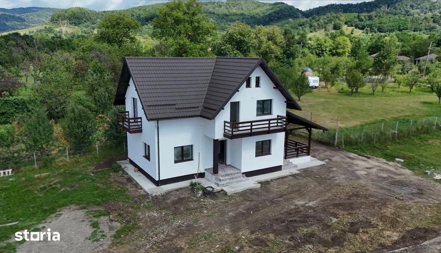 Casă cu 4 camere cu Teren 575 Mp în Brebu