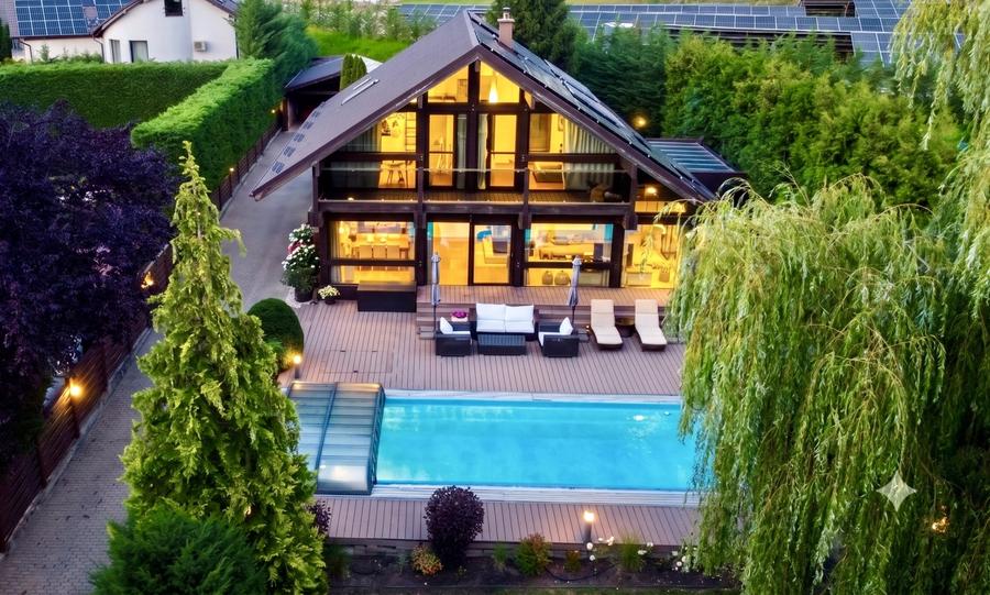 Casă individuală cu 5 camere cu Piscina în Făget