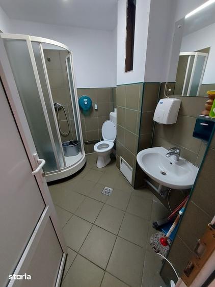 Spatiu 4 camere decomandat - 2