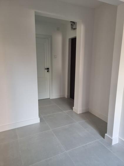 Apartament cu 2 camere decomandat în Micro 5