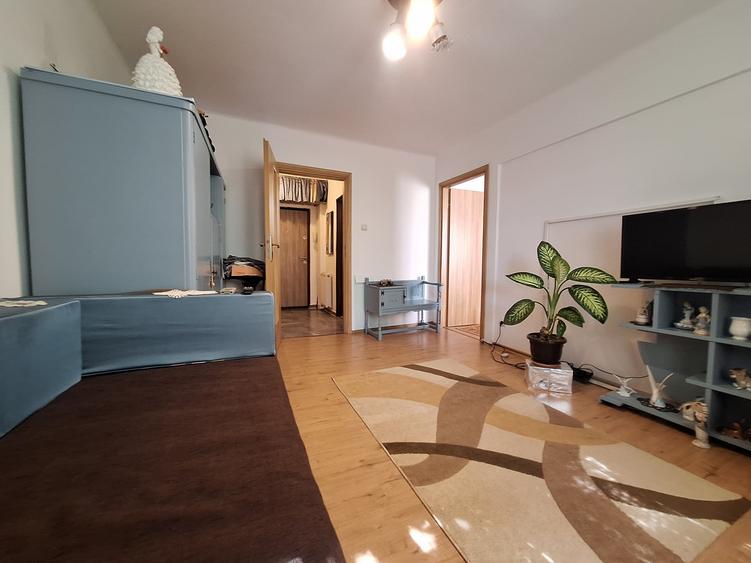 Apartament cu 2 camere nedecomandat, mobilat în Brâncoveanu
