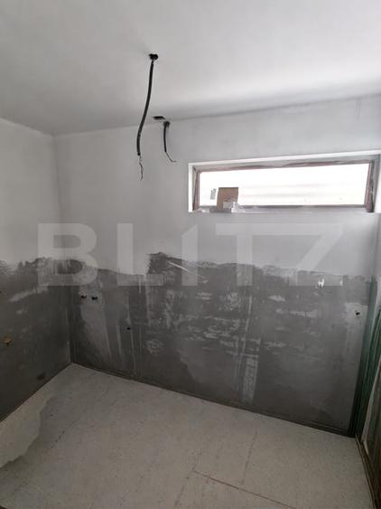 Apartament cu 3 camere decomandat în Careiului