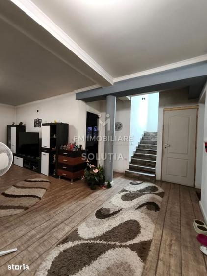 Casă cu 5 camere cu Teren 459 Mp în Recea