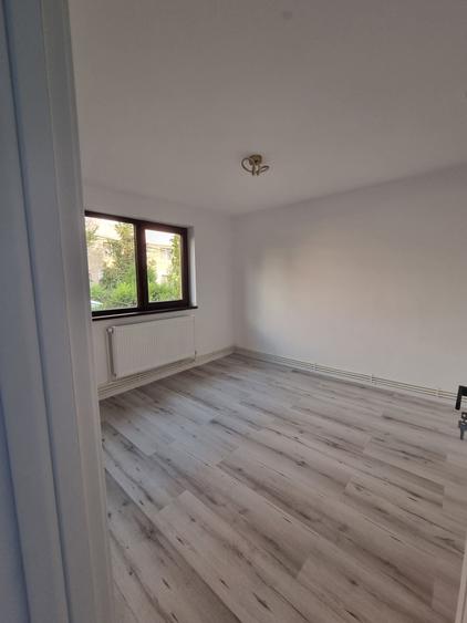 Apartament cu 2 camere decomandat în Micro 5