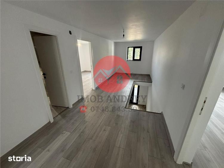 Casă cu 8 camere cu Teren 300 Mp în Central
