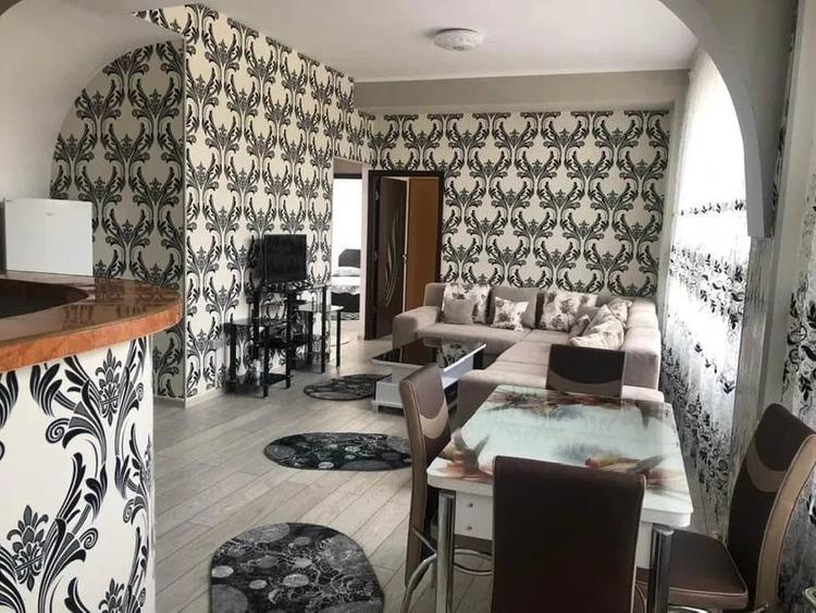 Apartament cu 4 camere decomandat, mobilat în Colentina