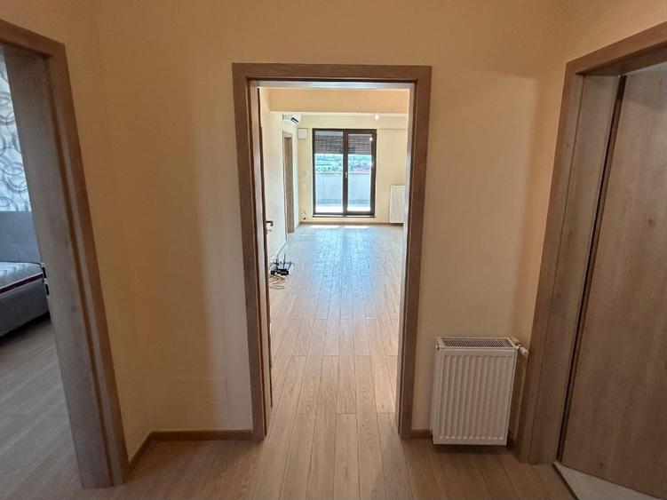 Apartament cu 3 camere semidecomandat, mobilat în Bucureștii Noi