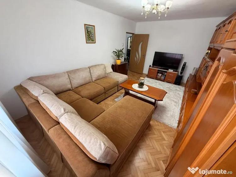 Apartament cu 3 camere decomandat în Obcini