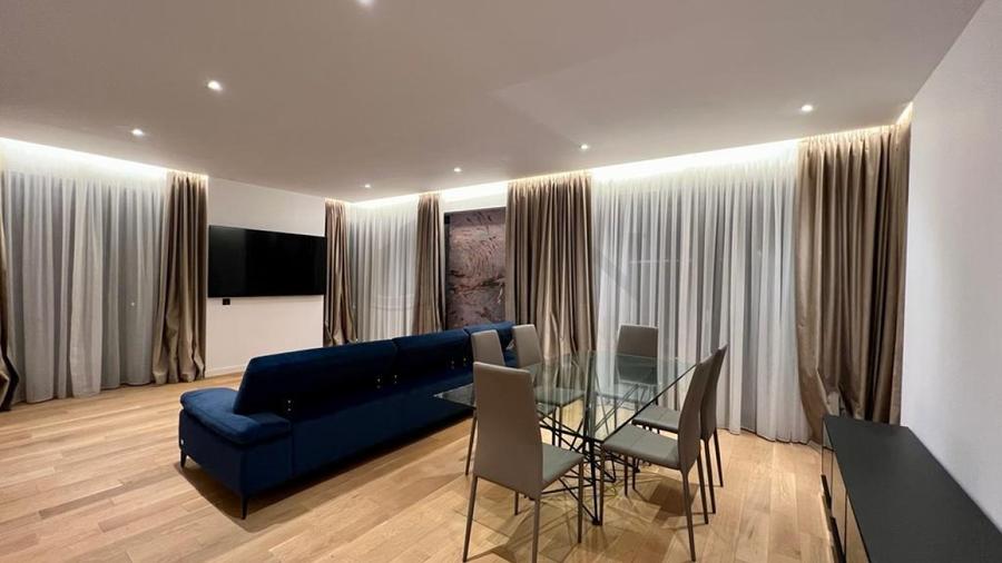 Apartament cu 4 camere decomandat, mobilat în Herăstrău