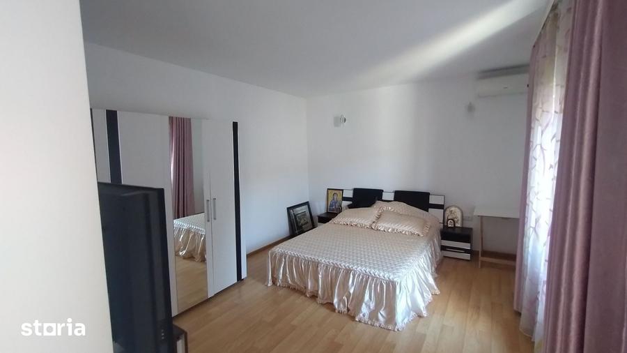Casă cu 5 camere cu Teren 270 Mp în Adamclisi
