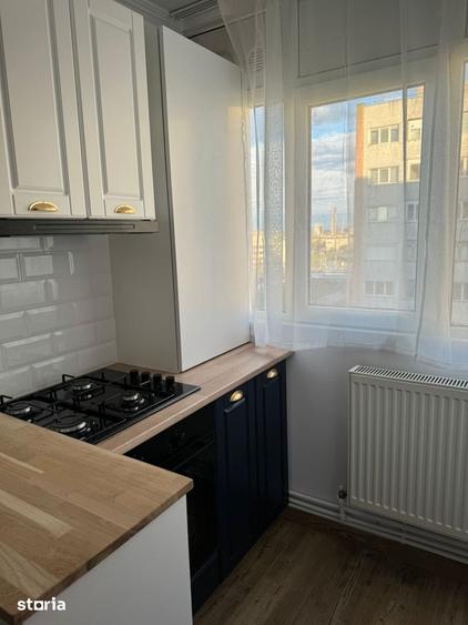 Apartament cu 3 camere decomandat în Podu Roș