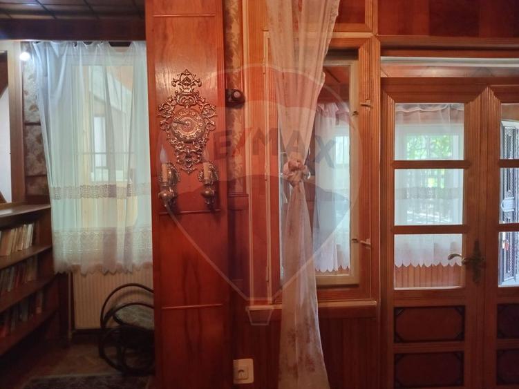 Casă cu 6 camere cu Teren 436 Mp în Ultracentral
