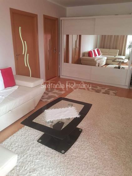 Apartament cu 2 camere si parcare in zona centrala a localitatii