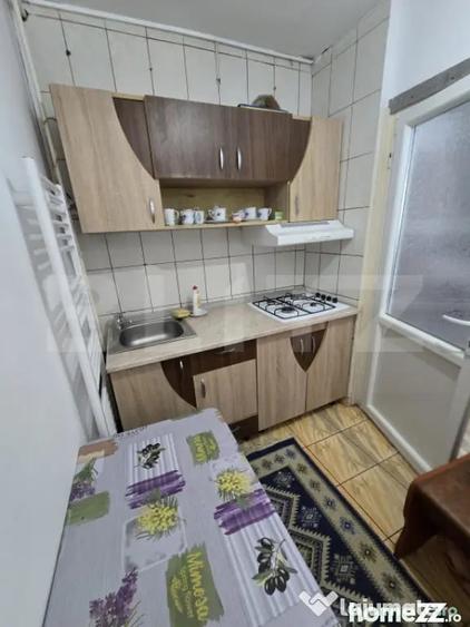 Garsonieră decomandată în Central