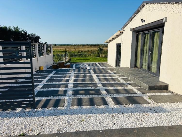 Casă individuală cu 3 camere cu Canalizare în Comana