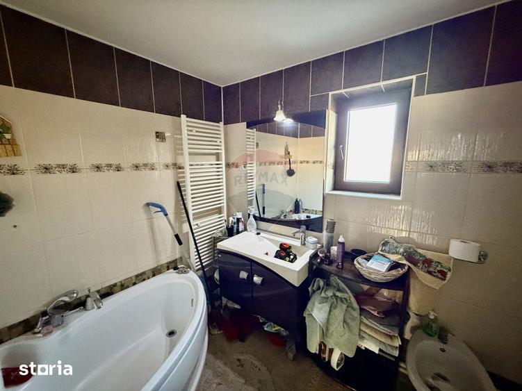 Casa / Vila cu 4 camere de vanzare - 5