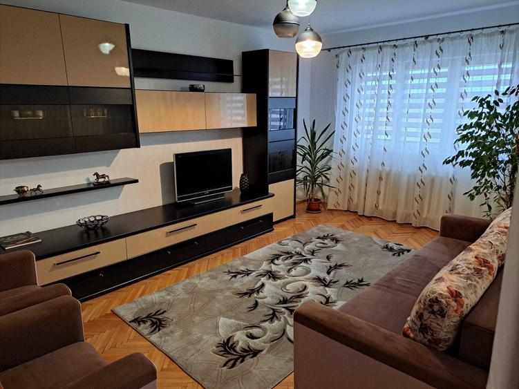 Apartament cu 2 camere decomandat în Ampoi 3