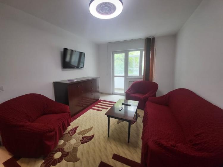 Apartament cu 4 camere decomandat în Tătărași