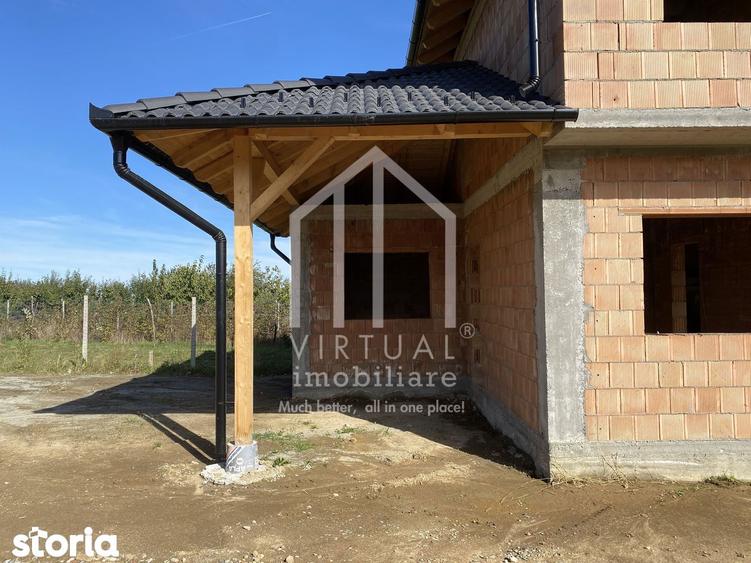 Casă cu 4 camere cu Teren 326 Mp în Poplaca