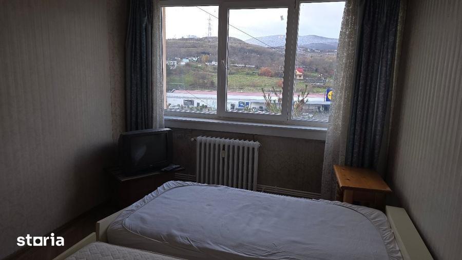Apartament cu 3 camere decomandat în Bălcescu