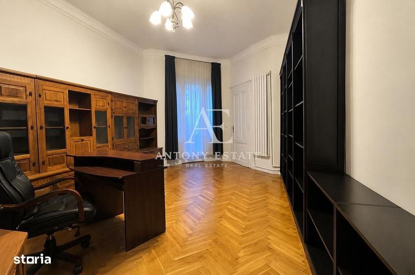Apartament cu 4 camere în Central