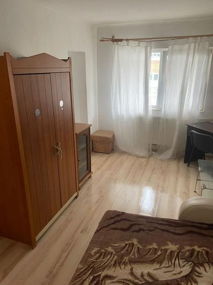 Garsonieră decomandată în Confecții