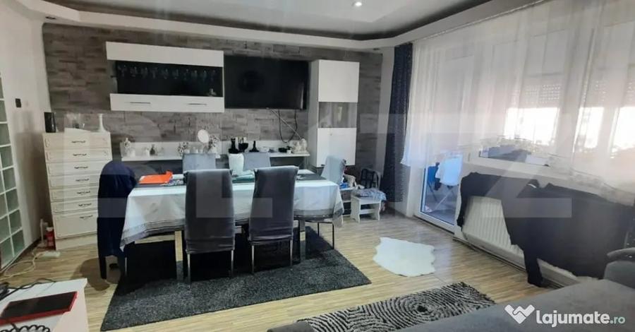 Apartament cu 3 camere decomandat, mobilat în Micro 15