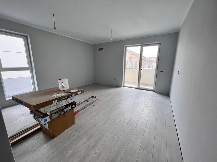 Apartament cu 2 camere decomandat în Giroc