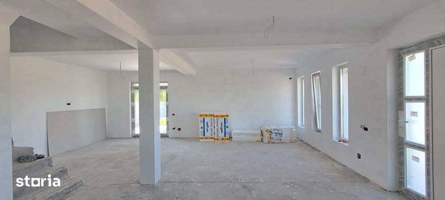 Casă cu 4 camere cu Teren 415 Mp în Dragomirești-Vale
